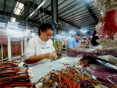 湘當(dāng)自覺自信自強(qiáng)丨武岡 布局“一主一特”助力經(jīng)濟(jì)騰飛，電子工具銷售崛起新引擎